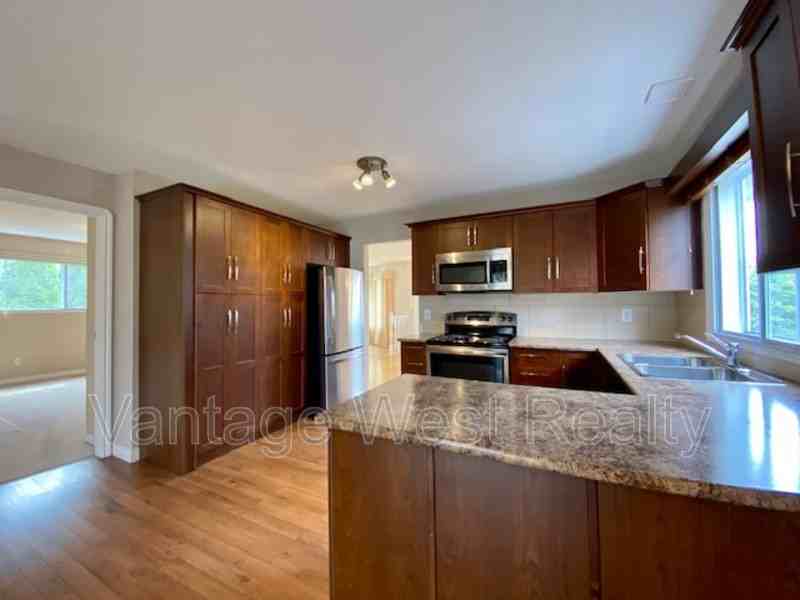 826A Lawson Ave - Photo 2 of 13