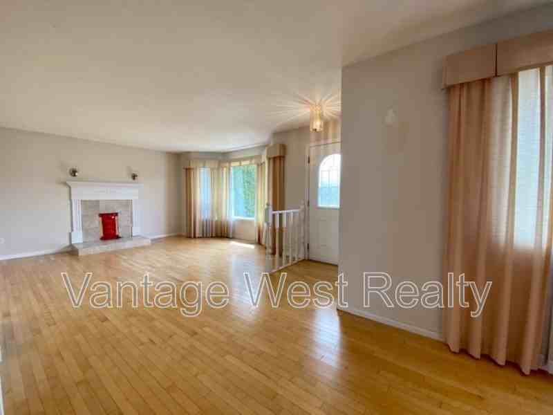 826A Lawson Ave - Photo 3 of 13