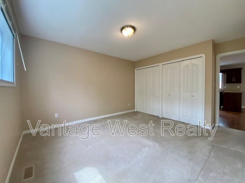 826A Lawson Ave - Photo 6 of 13