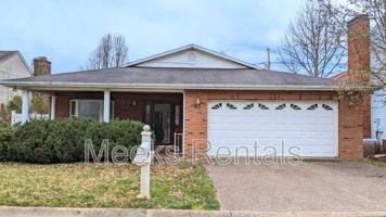 featured image of 9 Romar Ct