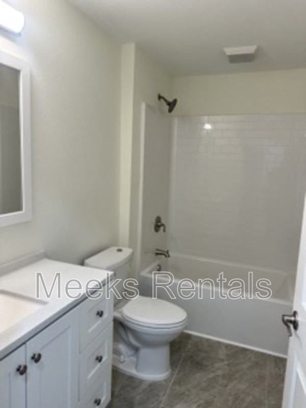 310 68th St Se #A - Photo 5 of 10