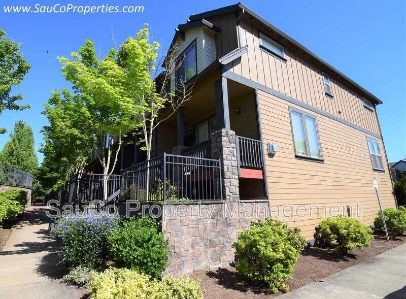 1419 Ne Lockheart Ln - Photo 2 of 13