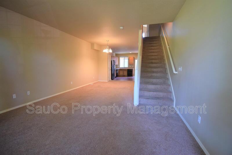 1419 Ne Lockheart Ln - Photo 3 of 13