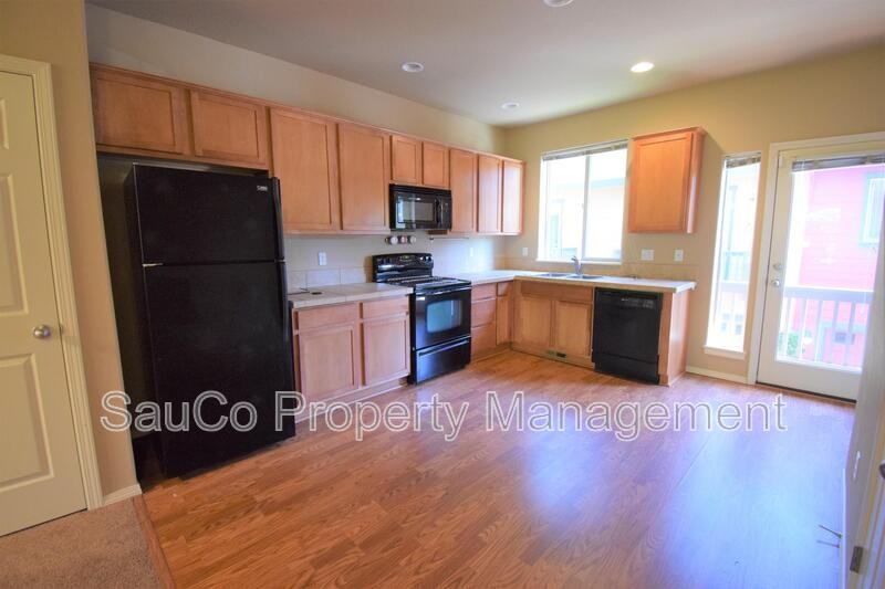 1419 Ne Lockheart Ln - Photo 4 of 13
