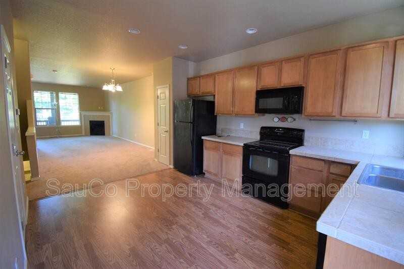 1419 Ne Lockheart Ln - Photo 5 of 13
