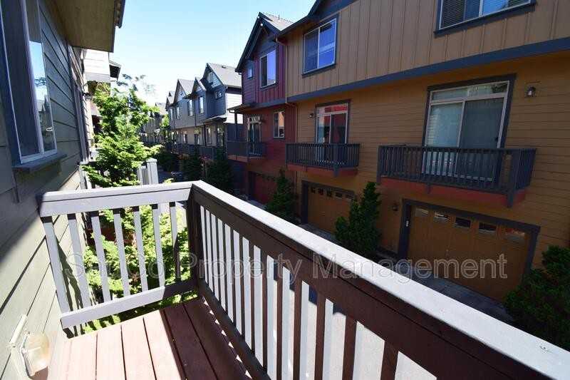 1419 Ne Lockheart Ln - Photo 6 of 13