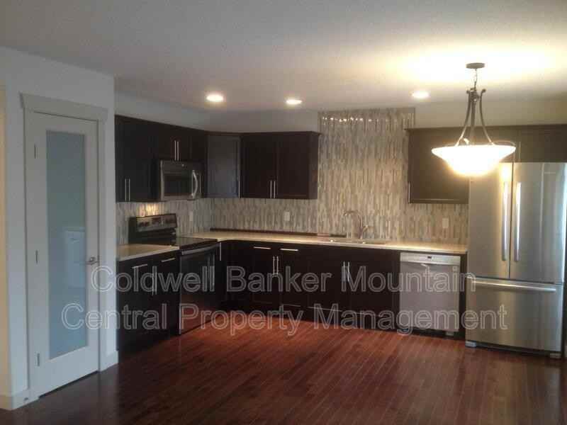 9648 106 Ave Nw #4 - Photo 5 of 32