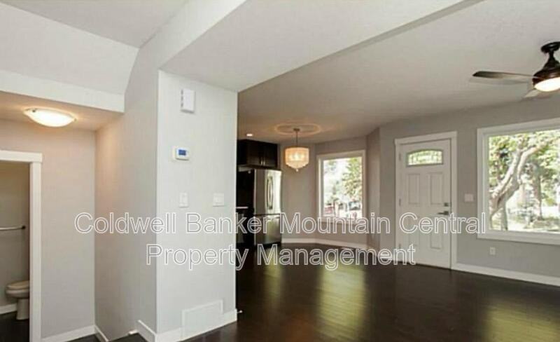 9648 106 Ave Nw #4 - Photo 6 of 19