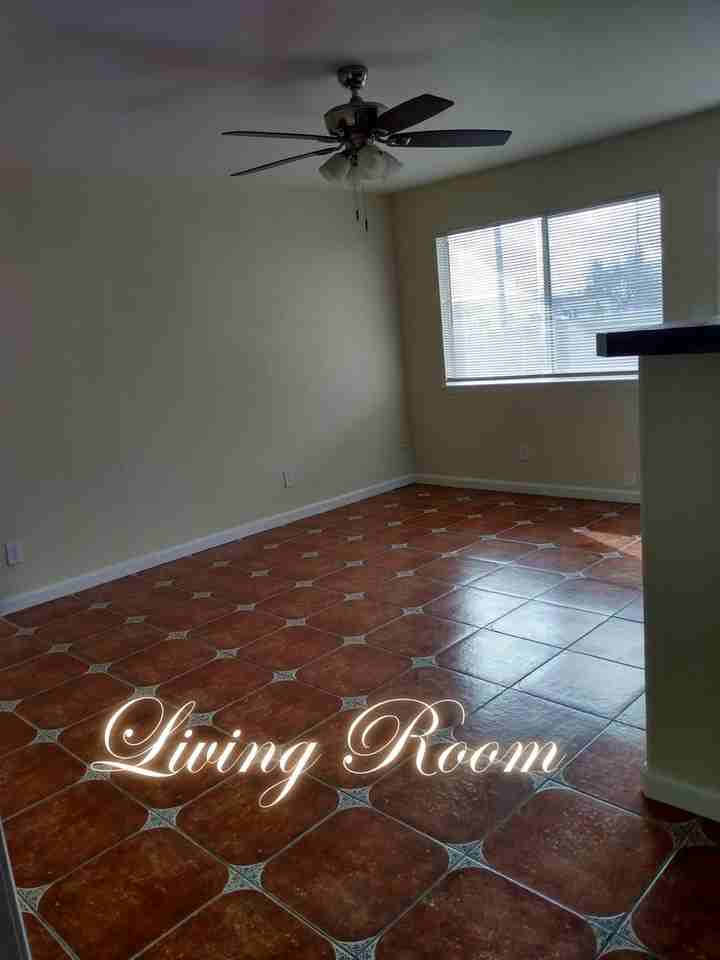 Sterling Oak Apartments - Photo 3 of 9