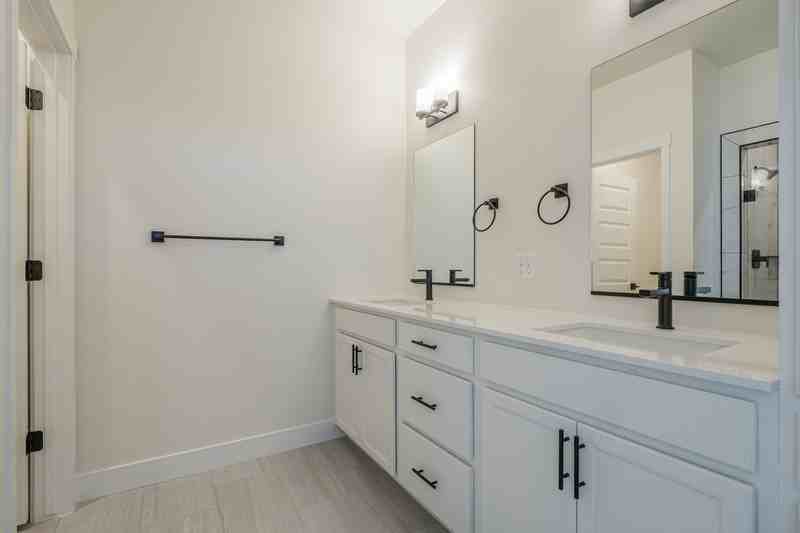 2461 Revere Rd - Photo 7 of 10