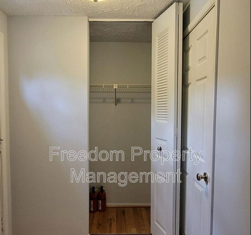 7974 Tyson Oaks Cir - Photo 3 of 30