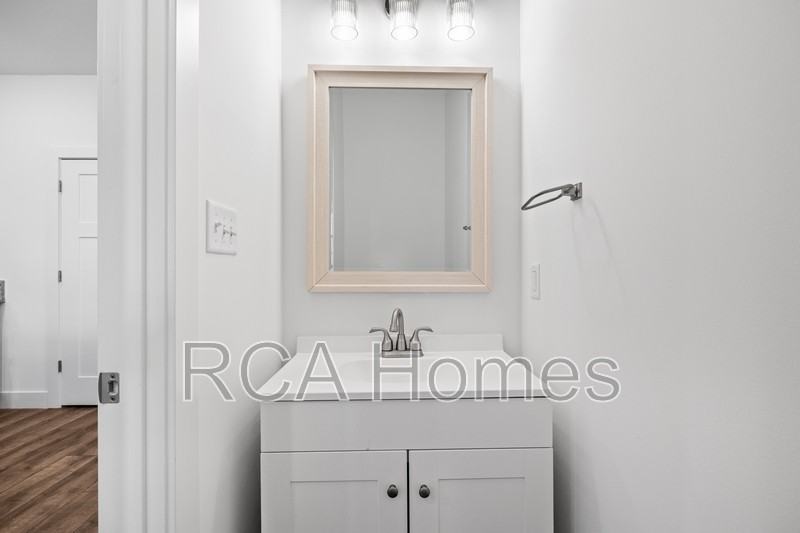 2739 Guilford Ave - Photo 5 of 11