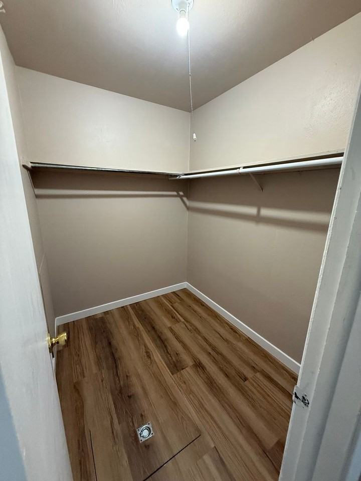 co1611 - Photo 5 of 12
