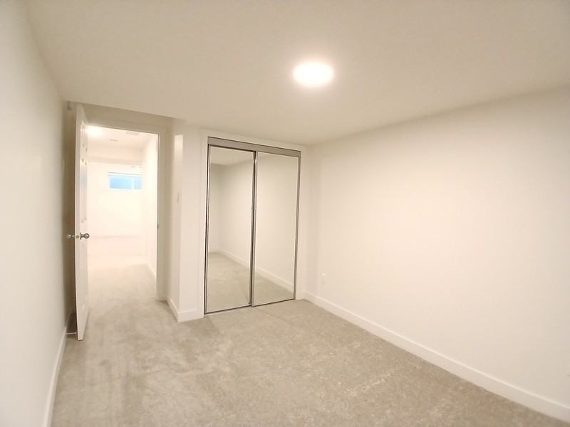 1954 209 St Nw - Photo 6 of 13