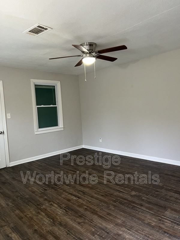 3028 Meade St - Photo 2 of 7