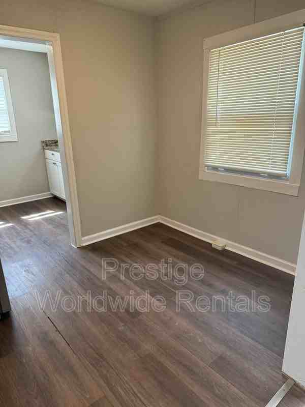 1048 Brooks Rd - Photo 3 of 6