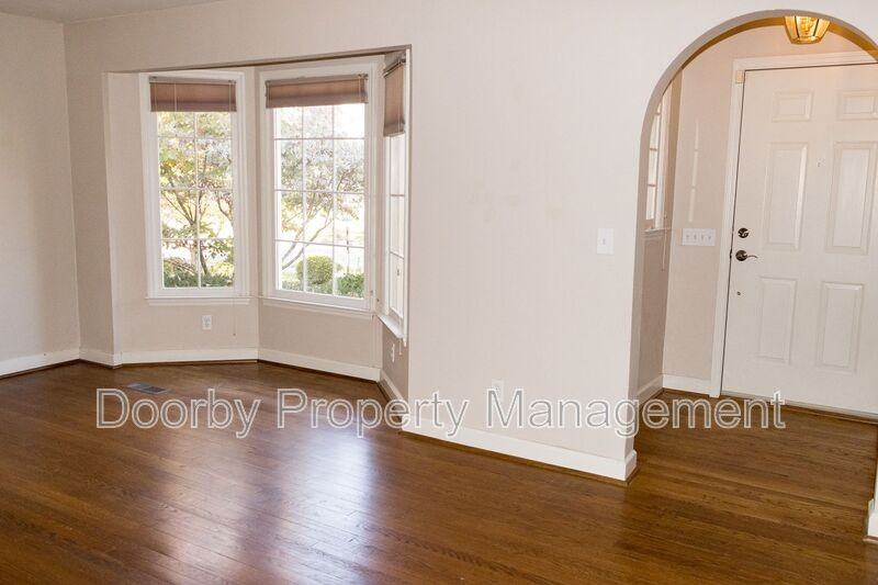 1711 Ashton St - Photo 3 of 35
