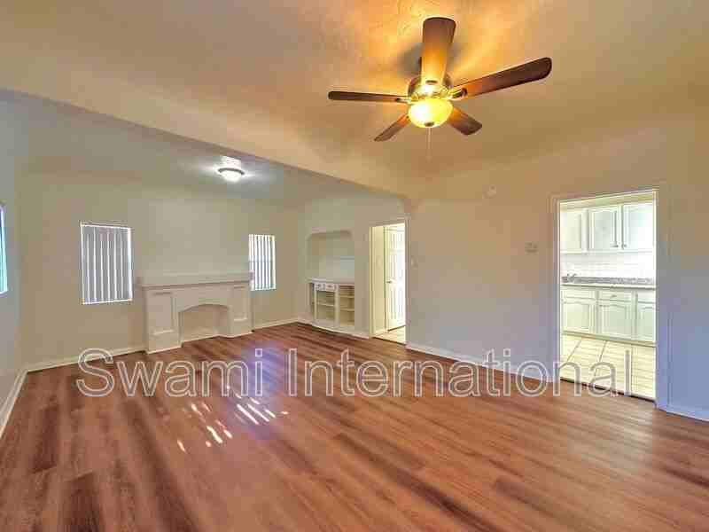 2080 Chestnut Ave - Photo 7 of 35