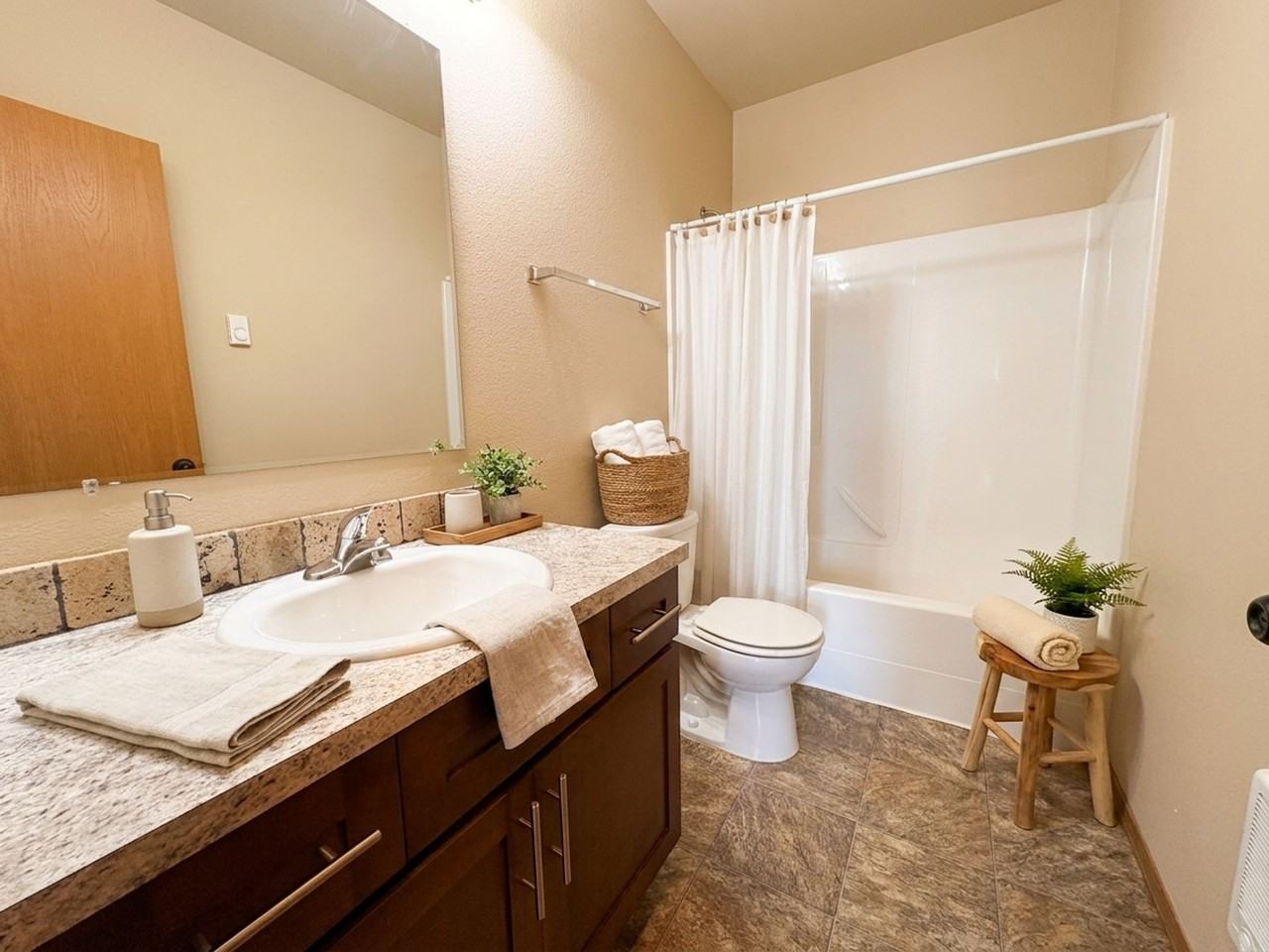 Junett St Townhouses - Photo 6 of 10