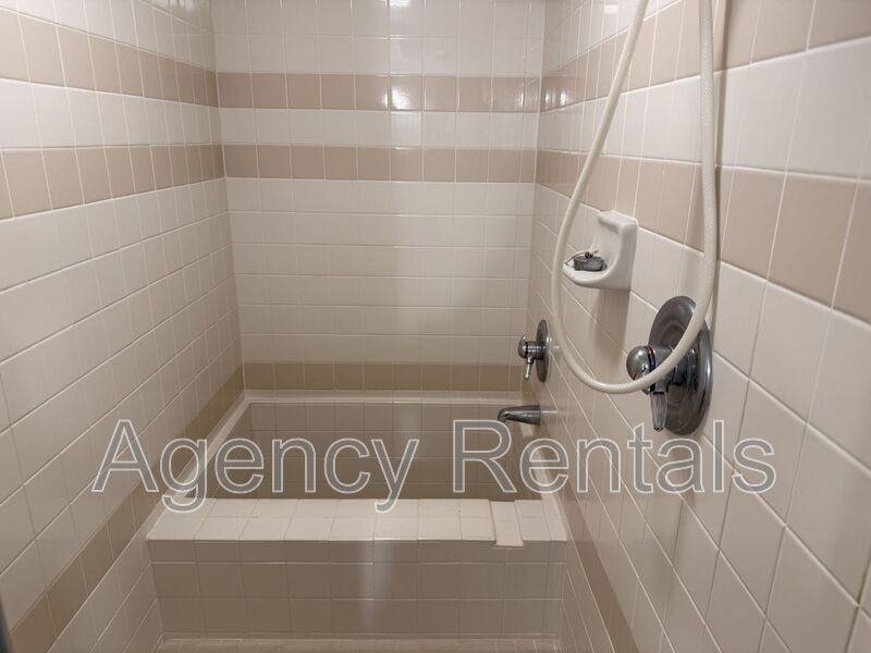 2440 Kuhio Ave - Photo 6 of 11