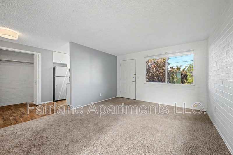 428 E 5th Ave #8 - Photo 5 of 10