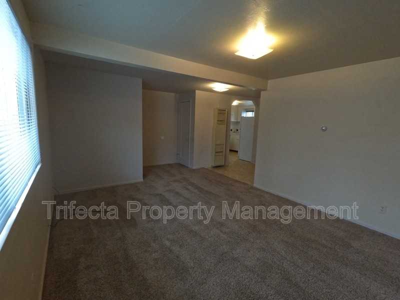 417 N Hollywood St - Photo 6 of 11