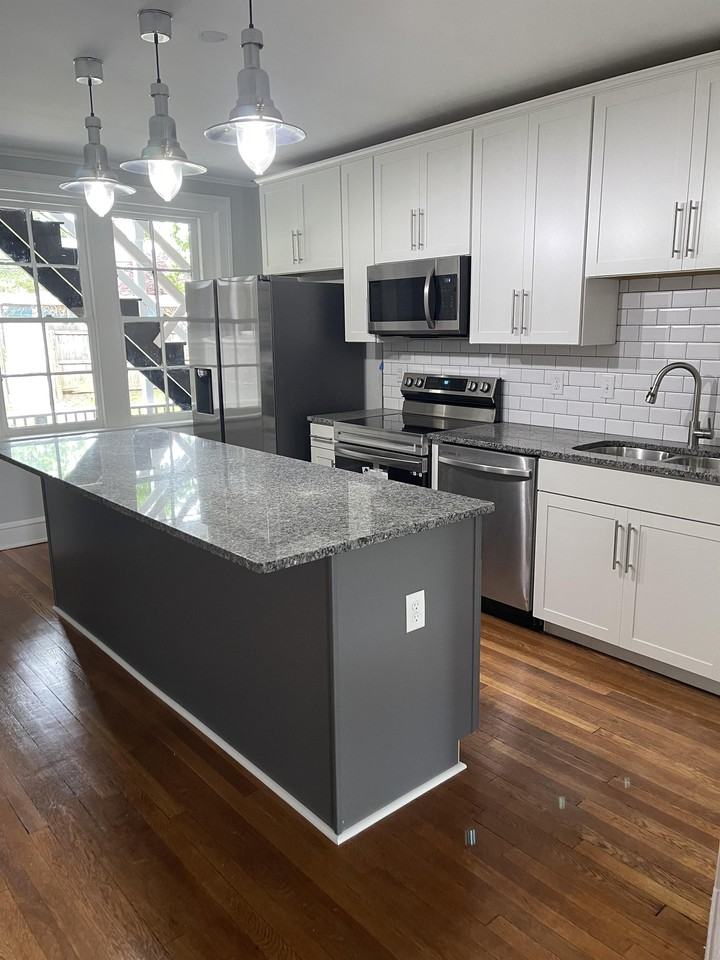 Park Avenue 3406 - Photo 2 of 12