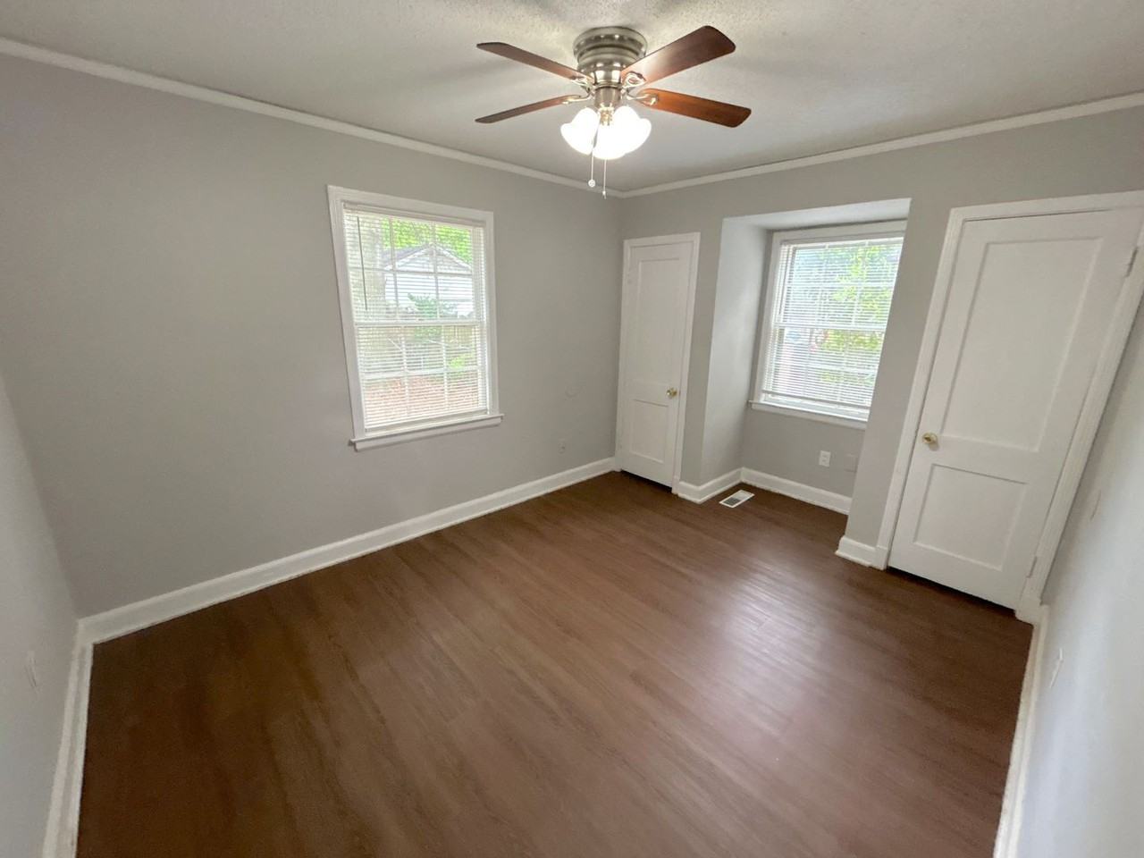 4315 Leatherwood Ave - Photo 4 of 13