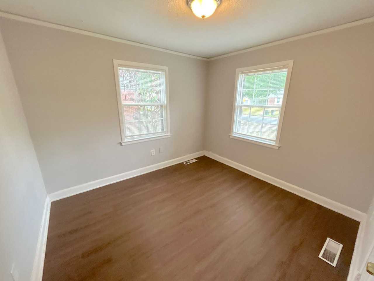 4315 Leatherwood Ave - Photo 5 of 13