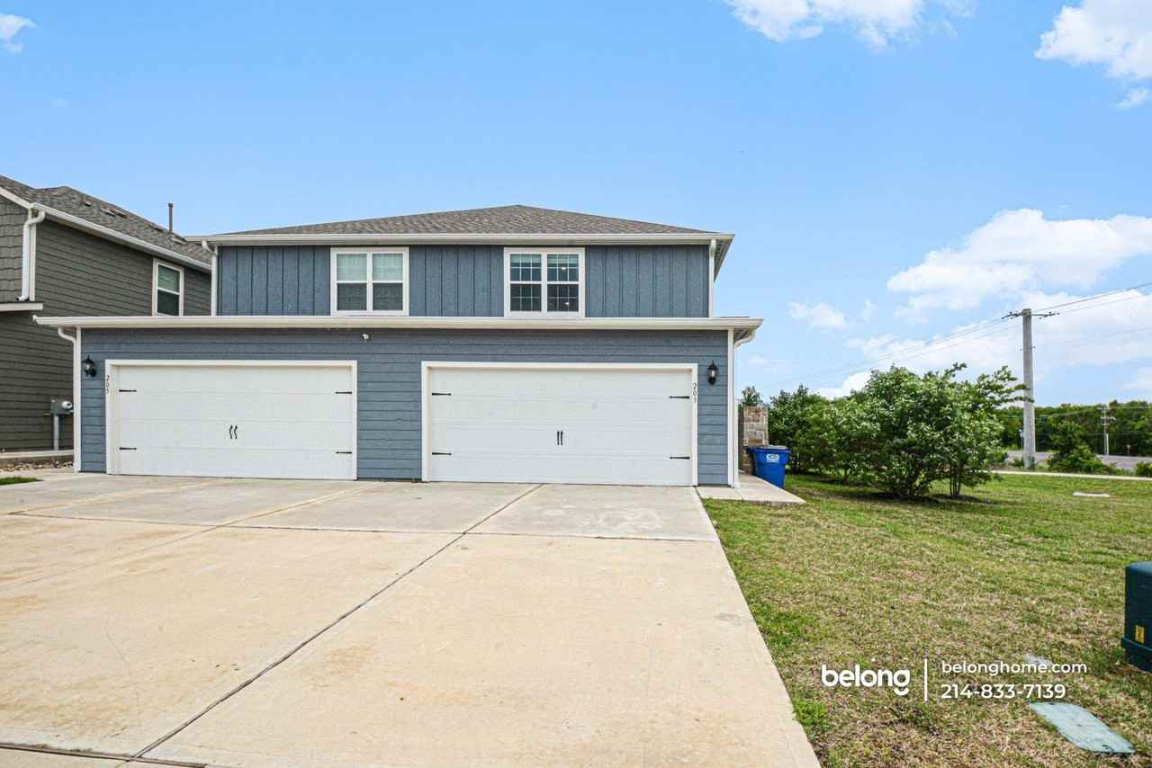 203 Marsh Ln - Photo 2 of 25