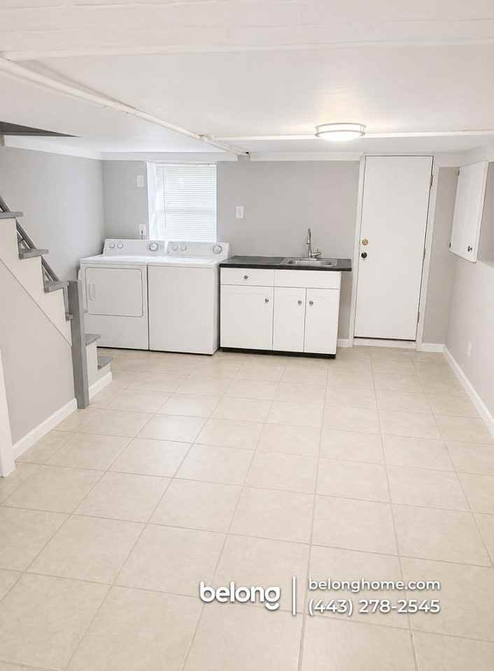 1111 W Lombard St - Photo 4 of 9