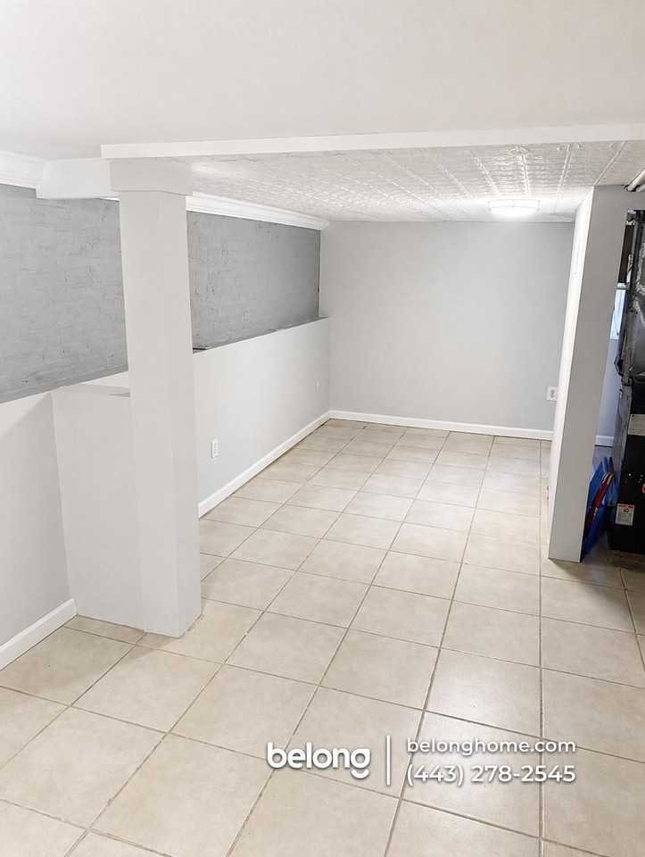 1111 W Lombard St - Photo 6 of 9