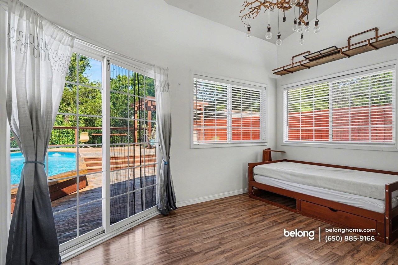 1531 Highland Blvd - Photo 6 of 25