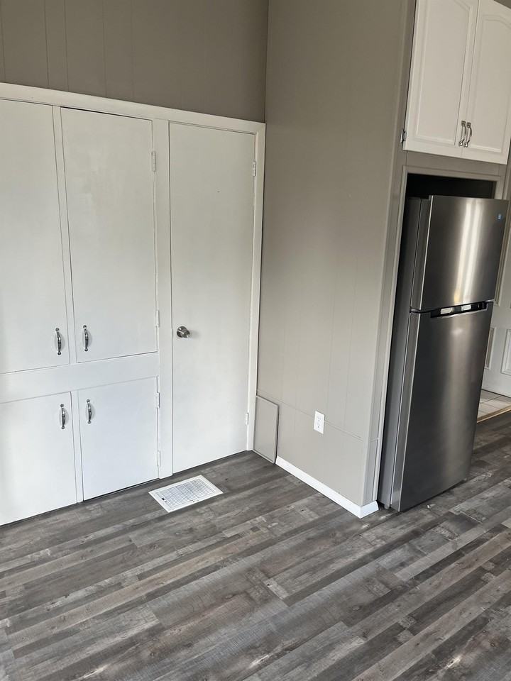 445 N Grant Street - Photo 3 of 12