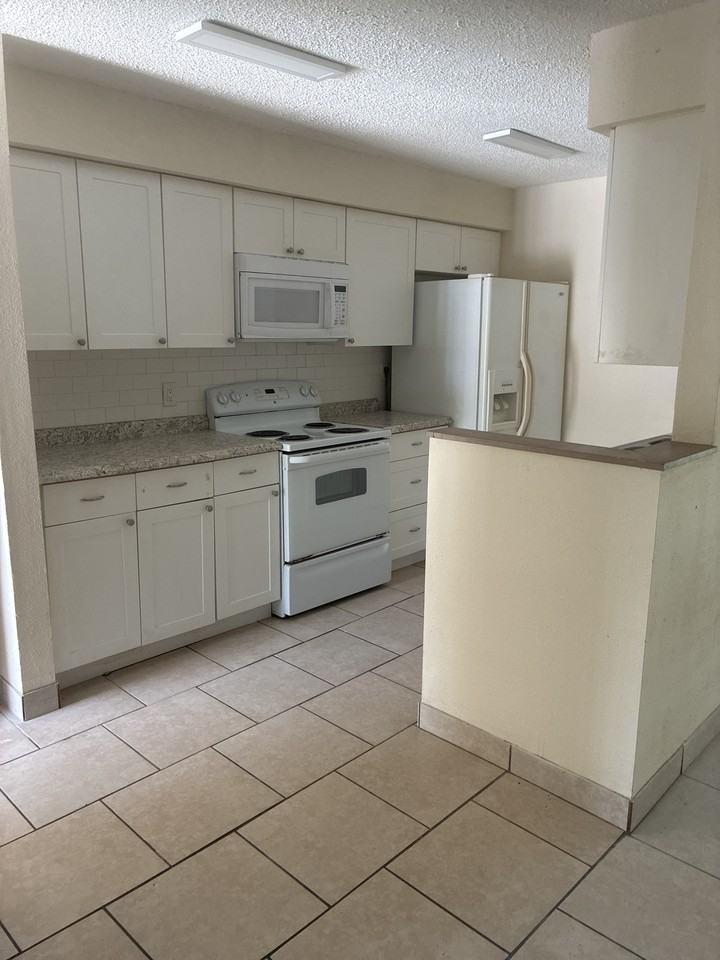 Beltrees Plaza Apartments - Photo 5 of 50
