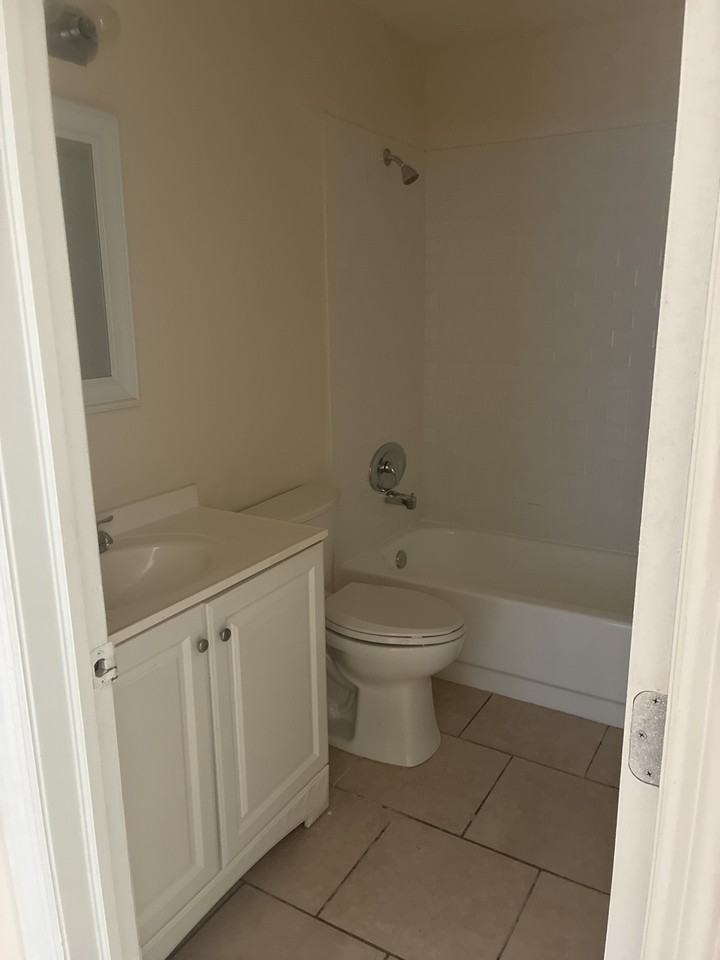 Beltrees Plaza Apartments - Photo 7 of 50