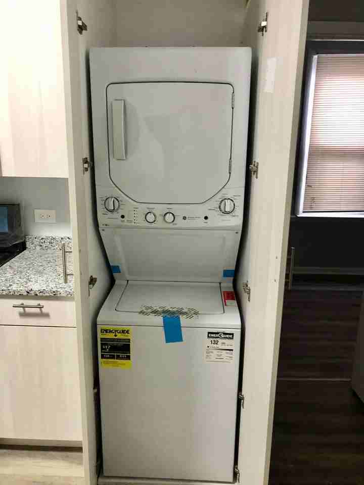 4521 S Honore St - Photo 5 of 9