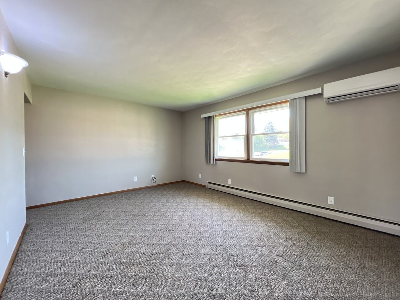 1722 Hamblin Court - Photo 6 of 14