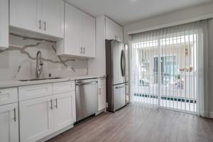 featured image of 437 437 & 441 W. Queen St