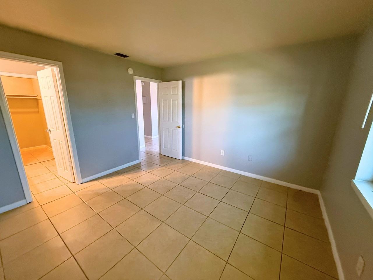 2221 NW 58th Terrace - Photo 6 of 50