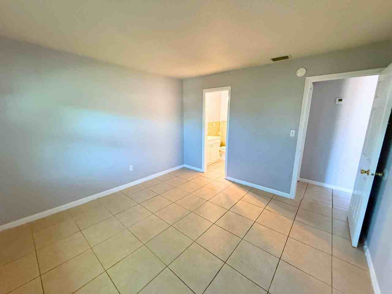 2221 NW 58th Terrace - Photo 7 of 50