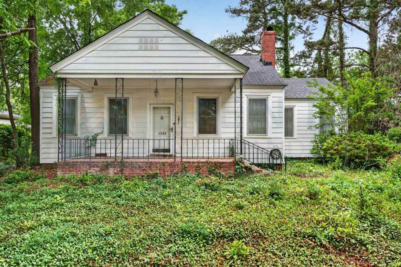 1232 Axtell Dr