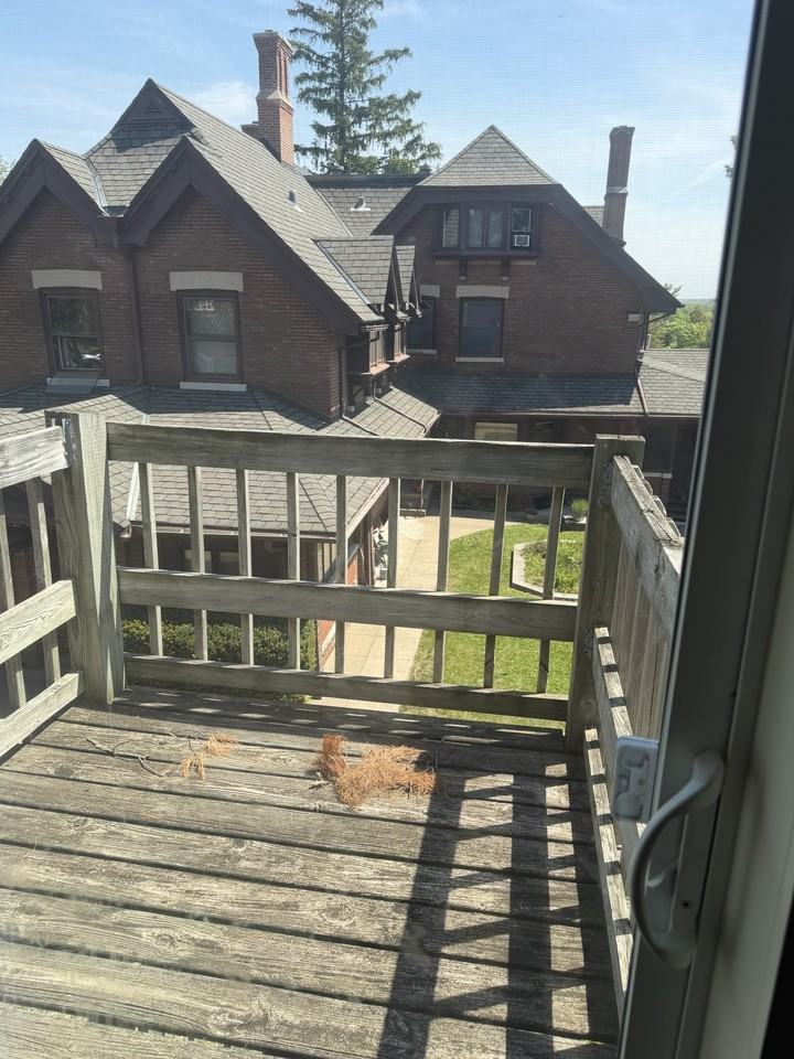524 Breezy Point Drive - Photo 2 of 30