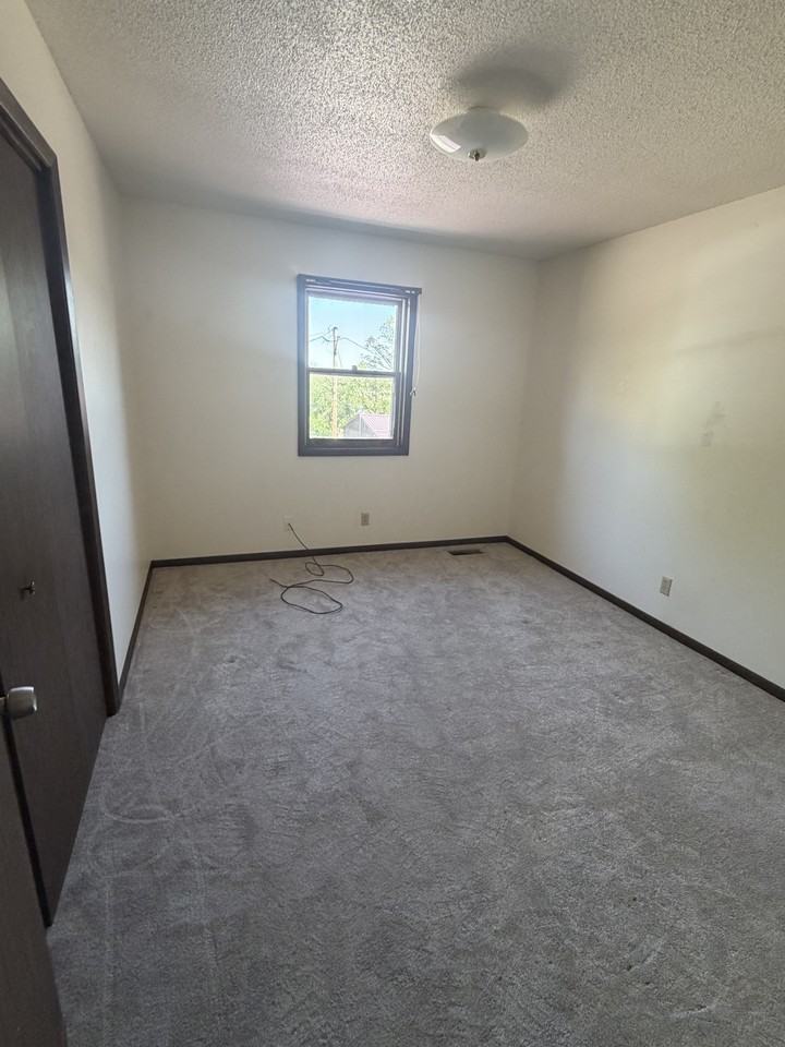 524 Breezy Point Drive - Photo 5 of 30
