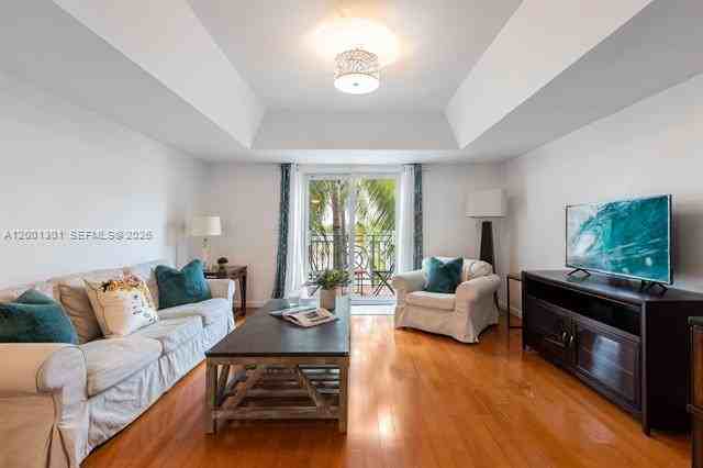 635 Euclid Ave #225 - Photo 2 of 22