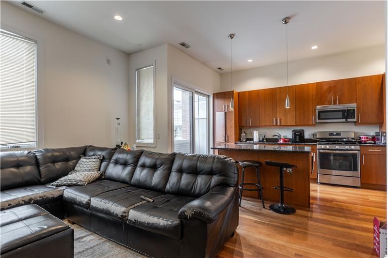 1354 W Augusta Blvd #301
