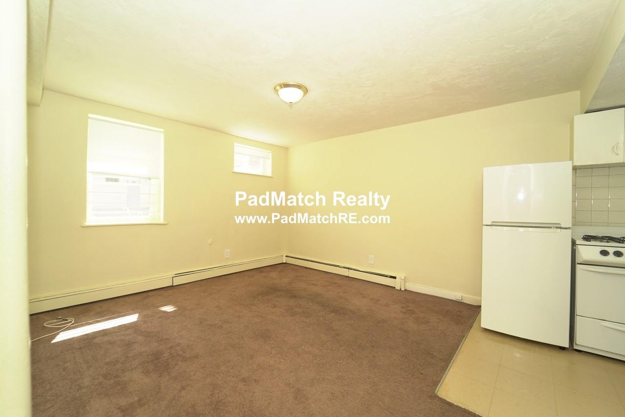 1118 Commonwealth Ave #C - Photo 5 of 12