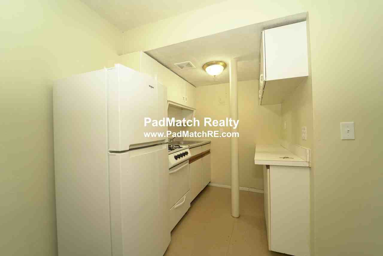 1118 Commonwealth Ave #C - Photo 7 of 12