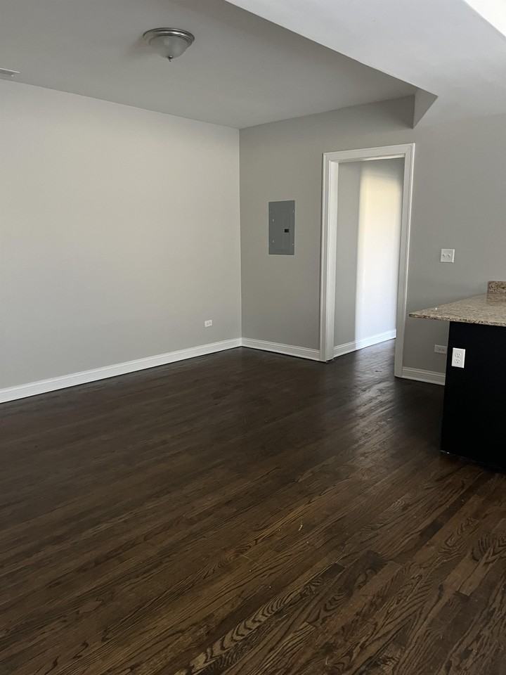 Carpenter - Photo 4 of 21