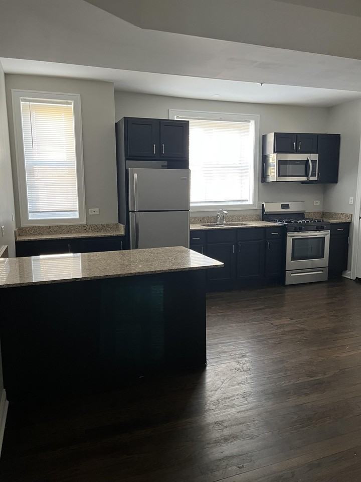 Carpenter - Photo 5 of 21